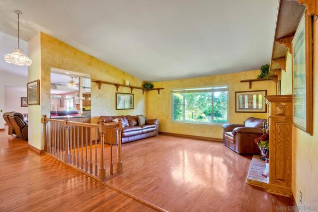 2183 Lundy Lake Dr, Escondido CA: https://media.crmls.org/mediaz/f8d7fab0-627b-45eb-a932-8f7e96d53bee.jpg