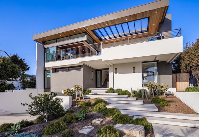 5170 Carlsbad Boulevard, Carlsbad CA: https://media.crmls.org/mediaz/f8d8277e-643a-4ed1-a42d-6361c73e6ae4.jpg