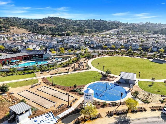 28079 Harvest Ct, Valley Center CA: https://media.crmls.org/mediaz/f8d85522-8c2f-4e3e-b467-6d151bff1456.jpg