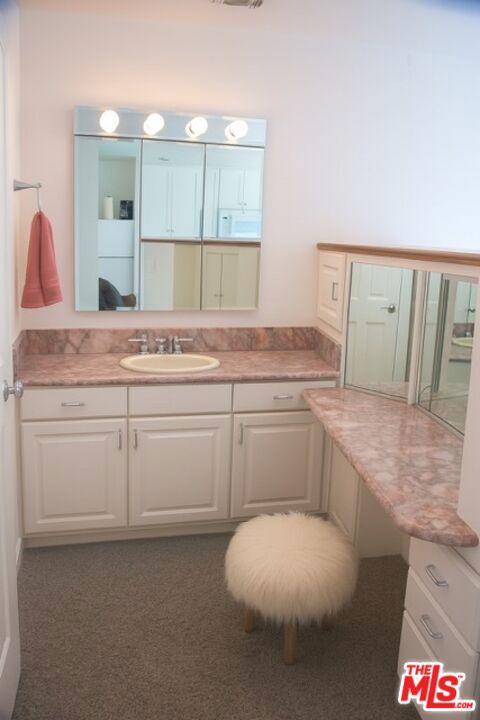 10 30th Avenue, Venice CA: https://media.crmls.org/mediaz/f8d970c1-f9d4-44b5-8a5c-b81c073ec8d7.jpg