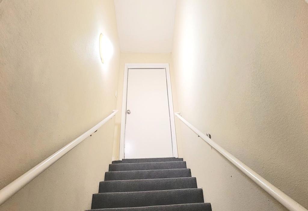 https://media.crmls.org/mediaz/f8da4de1-0ef9-4584-9355-ea9732f5cd68.jpg?preset=X-Large