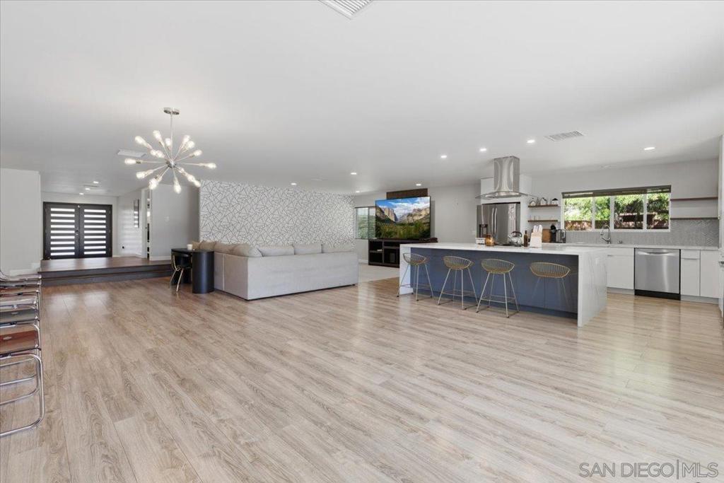 907 Seph Way - photo 2