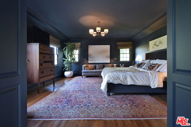 4444 Libbit Avenue, Encino CA: https://media.crmls.org/mediaz/f8daa217-fb28-41bd-96ed-5031a270ee7a.jpg