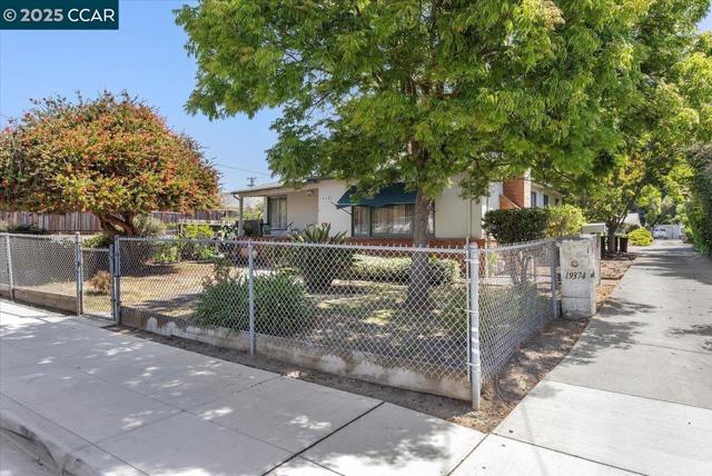 19358 Lake Chabot Rd, Castro Valley CA: https://media.crmls.org/mediaz/f8daa961-9632-49a7-a285-aa9b6080ebf6.jpg