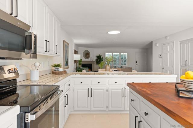 736 F Ave, Coronado CA: https://media.crmls.org/mediaz/f8daafb0-881c-46f5-8474-189e733343d2.jpg