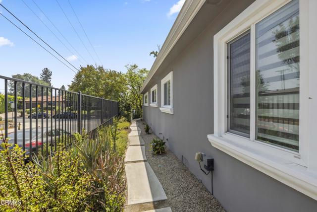 4961 Alcove Avenue, Valley Village CA: https://media.crmls.org/mediaz/f8daf893-e067-4449-b6ad-f55184e7fd4c.jpg