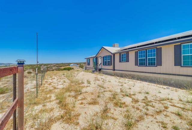 1696 Mary Joe Ln, Boulevard CA: https://media.crmls.org/mediaz/f8dbffe3-1b2d-4fd6-92c4-74820486bb56.jpg