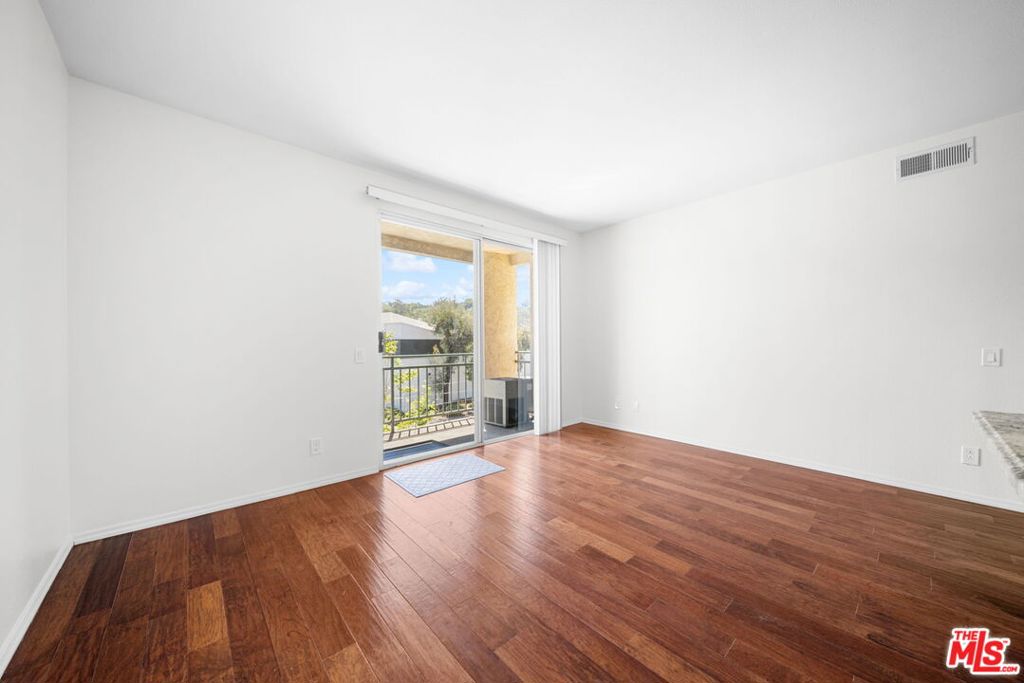 2150 Camino De La Reina - photo 9