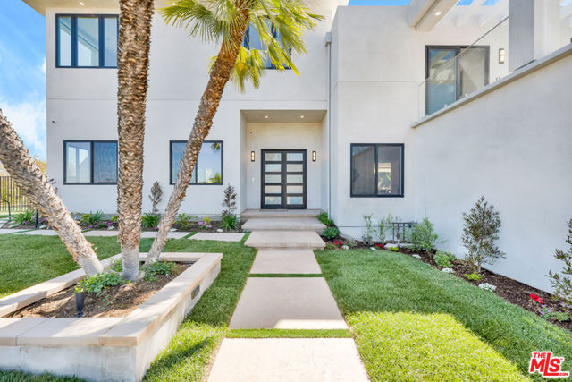 16930 Encino Hills Drive photo 2