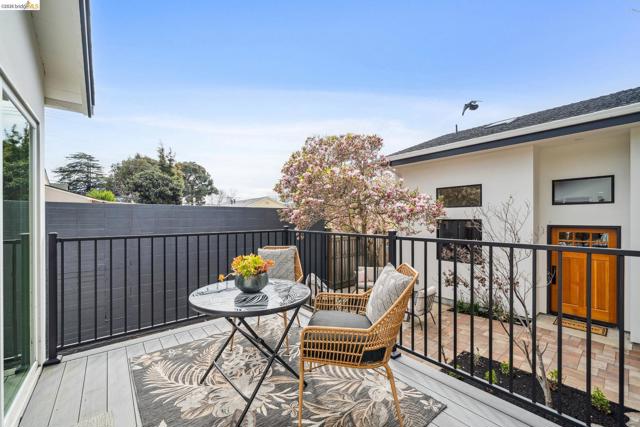 Image 24 of 45 For 1009 Everett