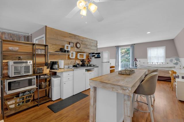 920 Chapin Dr, Julian CA: https://media.crmls.org/mediaz/f8dd4906-6ab1-4bb8-bb3f-f3b6ab75f7c2.jpg