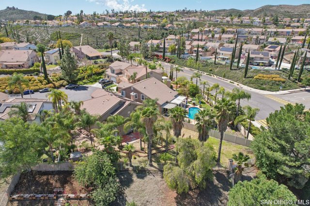 25 Villa Roma, Lake Elsinore CA: https://media.crmls.org/mediaz/f8ddab32-fb6f-4b9f-b28c-024c00a4c6bd.jpg