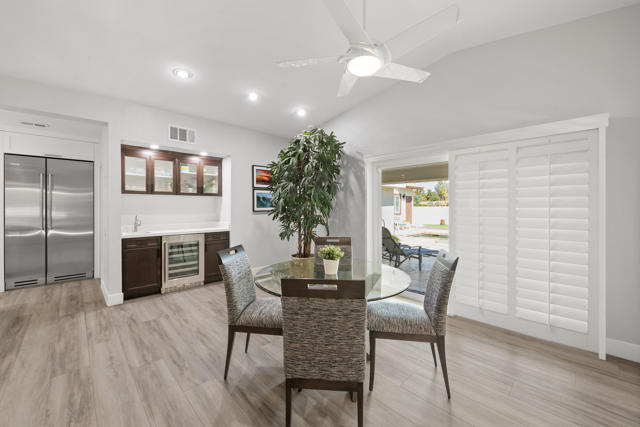 39060 Kilimanjaro Court, Palm Desert CA: https://media.crmls.org/mediaz/f8dec199-b064-4747-9471-4570a8774772.jpg