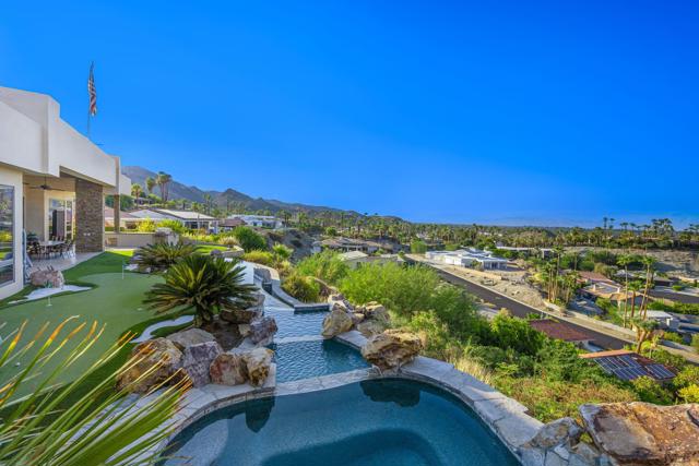 9 Nebulae Way, Rancho Mirage CA: https://media.crmls.org/mediaz/f8dfc04a-9abf-4709-95ff-cfd94dc7edd9.jpg