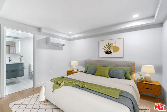 12320 MONTANA Avenue, Los Angeles CA: https://media.crmls.org/mediaz/f8e01556-34a5-46f6-aa65-8952166ed676.jpg