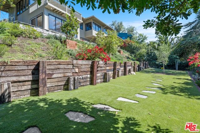 13201 Cheltenham Drive, Sherman Oaks CA: https://media.crmls.org/mediaz/f8e0c2d8-284e-424d-b2ba-b9cb4350d37c.jpg
