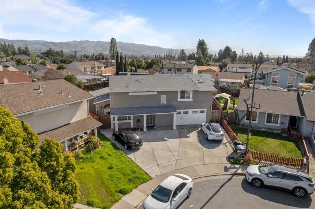 2604 Sierra Vista Court, San Jose CA: https://media.crmls.org/mediaz/f8e14b06-cdd6-42de-8f03-7dc49f46d546.jpg