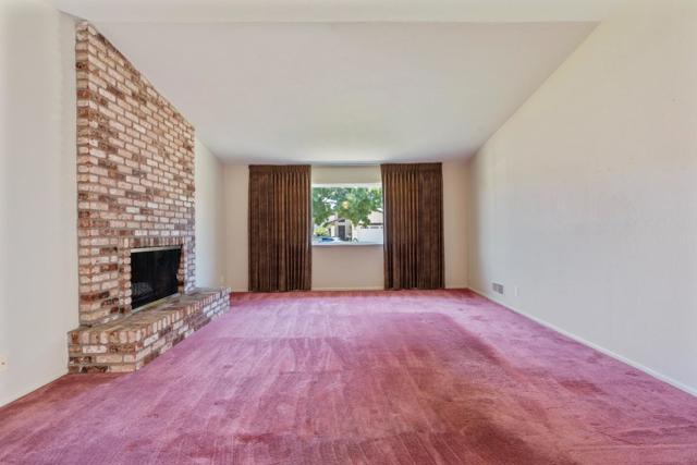 422 Shelley Way, Salinas CA: https://media.crmls.org/mediaz/f8e1f857-df14-4f8f-b8d6-c561460190fe.jpg