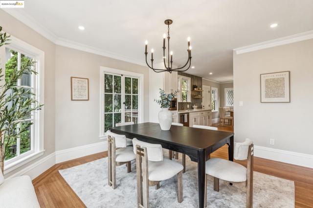 725 Carlston Ave, Oakland CA: https://media.crmls.org/mediaz/f8e28052-3dd6-4ddb-8b82-a60704d33bd0.jpg