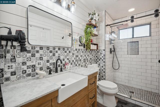 5497 Silver Sage Ct, Concord CA: https://media.crmls.org/mediaz/f8e3b322-4cdd-444d-8518-48bc9ac54859.jpg