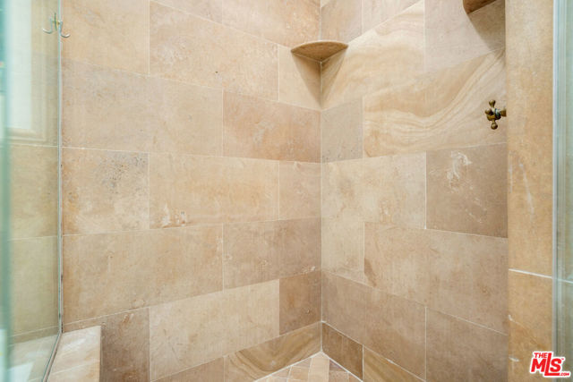 2917 N Poinsettia Avenue, Manhattan Beach CA: https://media.crmls.org/mediaz/f8e3cbb8-cee4-4410-b42b-4fe2a7ed04c6.jpg