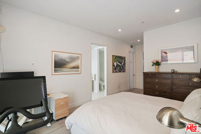 1752 Stoner Avenue, Los Angeles CA: https://media.crmls.org/mediaz/f8e44b58-846a-4929-9663-4fa3dd15a07a.jpg
