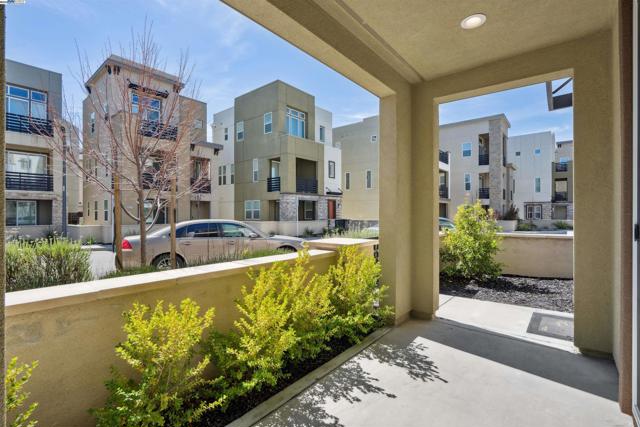 5813 Huntley Ave, Dublin CA: https://media.crmls.org/mediaz/f8e4d6f1-f19e-40b0-a324-98d026c88dd4.jpg