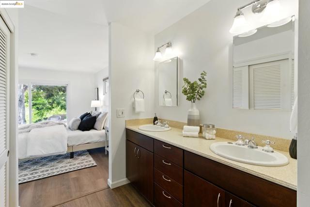 7927 Phaeton Dr, Oakland CA: https://media.crmls.org/mediaz/f8e5598d-e723-454b-ad4f-f9a066680225.jpg