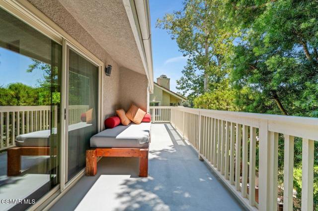 202 Estrellita Lane, Oak Park CA: https://media.crmls.org/mediaz/f8e55eef-b4a7-4f7c-b269-d8c188b90a60.jpg