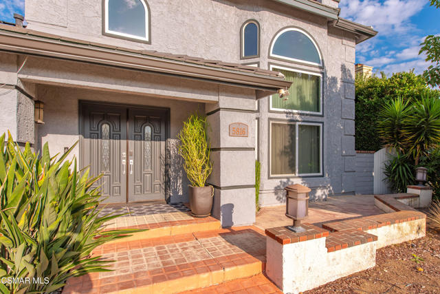 5816 Middle Crest Drive, Agoura Hills CA: https://media.crmls.org/mediaz/f8e58216-b706-4419-89b8-3be7e806ec89.jpg