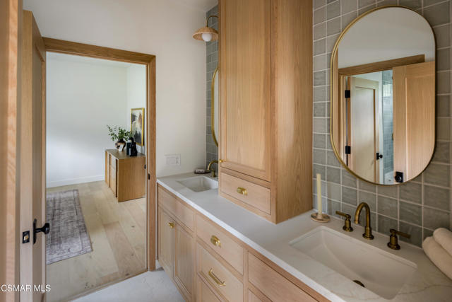 24005 Clarington Drive, West Hills CA: https://media.crmls.org/mediaz/f8e59767-a2a3-44ba-b65f-991901e0fb3e.jpg