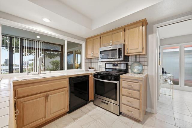 Detail Gallery Image 21 of 34 For 3808 Vista Campana #29,  Oceanside,  CA 92057 - 2 Beds | 2 Baths