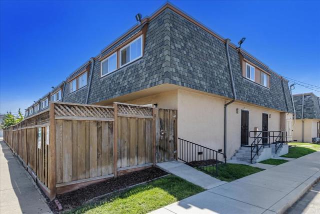 2925 Florence Avenue, San Jose CA: https://media.crmls.org/mediaz/f8e5bbfe-694e-43d3-8b44-4dadd779659c.jpg