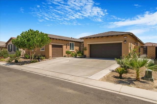 40804 Varese Street, Indio CA: https://media.crmls.org/mediaz/f8e679aa-fe30-4780-94b0-9928adcff9cb.jpg