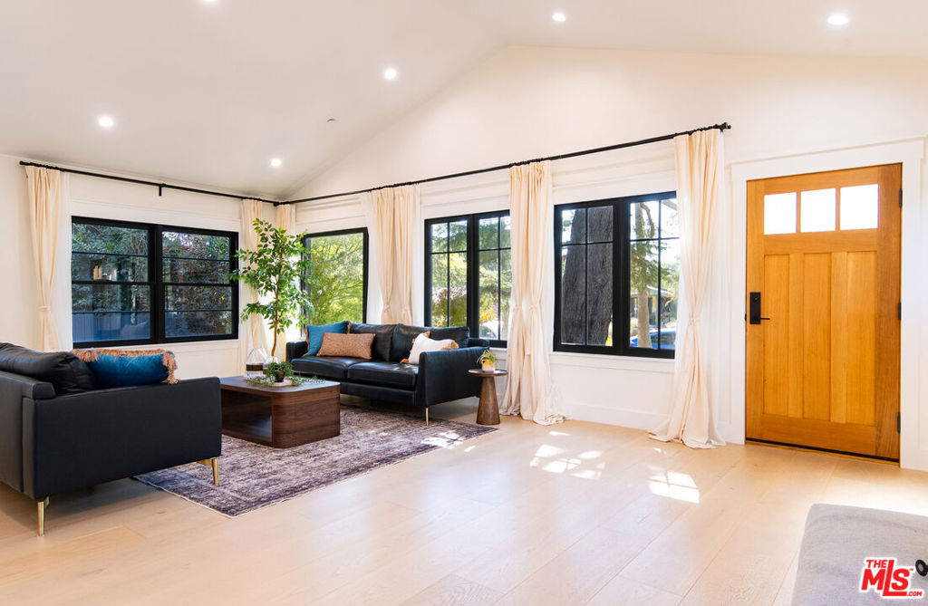 MLS #25608887 image #15