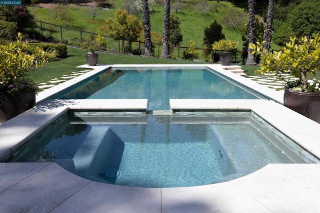 42 Tappan Ln, Orinda CA: https://media.crmls.org/mediaz/f8e83eb4-3dc1-4ad3-b6c3-2b90eaa84084.jpg
