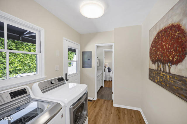 41 E Bonita Avenue, Sierra Madre CA: https://media.crmls.org/mediaz/f8e8729b-47a6-419c-8f8f-b5aaafe9c5fc.jpg
