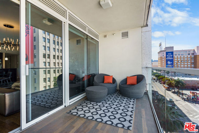 6250 Hollywood Boulevard, Los Angeles CA: https://media.crmls.org/mediaz/f8e940a9-c676-4194-bb43-7a93d246758b.jpg