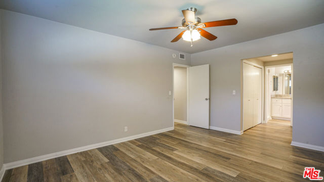3459 Montrose Avenue photo 4