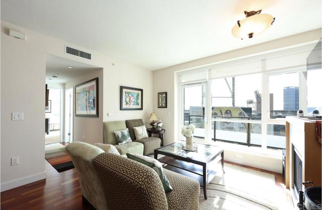 325 7Th Avenue, San Diego CA: https://media.crmls.org/mediaz/f8e9af49-2d2b-4ab2-acd6-dde2b366a865.jpg