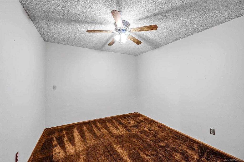 https://media.crmls.org/mediaz/f8ea4638-d290-4eb8-b9c7-4b44f51dbfbc.jpg?preset=X-Large