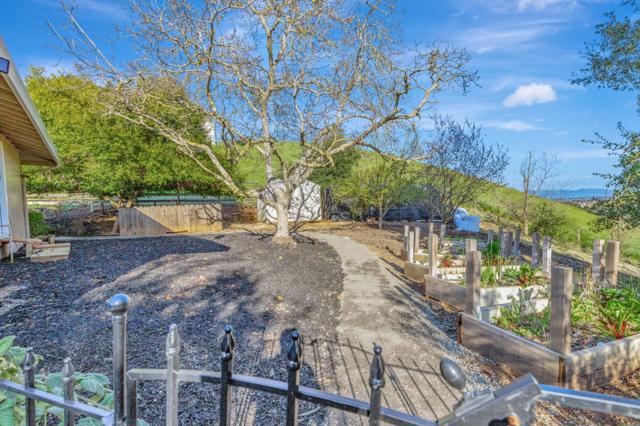 10260 Lucky Court, Gilroy CA: https://media.crmls.org/mediaz/f8eacf35-b689-48ab-88d8-22bb219bec15.jpg