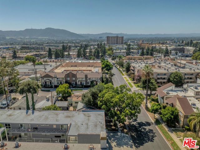 512 East Tujunga Avenue photo 33