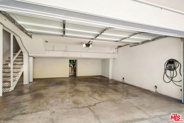 5326 Fairview Boulevard, Los Angeles CA: https://media.crmls.org/mediaz/f8eb62d0-a35c-4c68-a47e-2d38e7196164.jpg