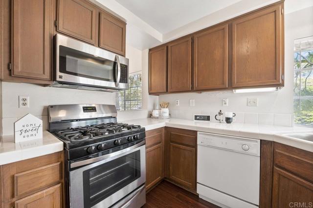 Detail Gallery Image 6 of 29 For 13398 Tiverton Rd, San Diego,  CA 92130 - 2 Beds | 2 Baths