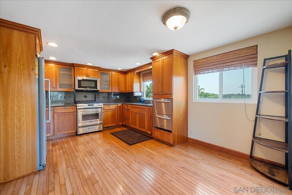 MLS #250040363SD image #7