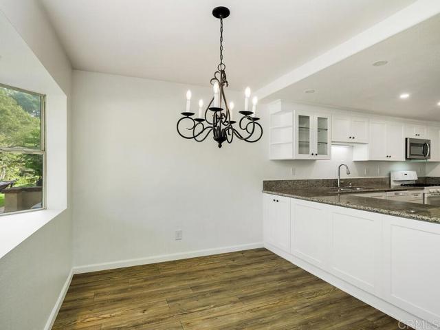 Detail Gallery Image 11 of 40 For 1718 Tecalote Dr #14,  Fallbrook,  CA 92028 - 3 Beds | 2/1 Baths