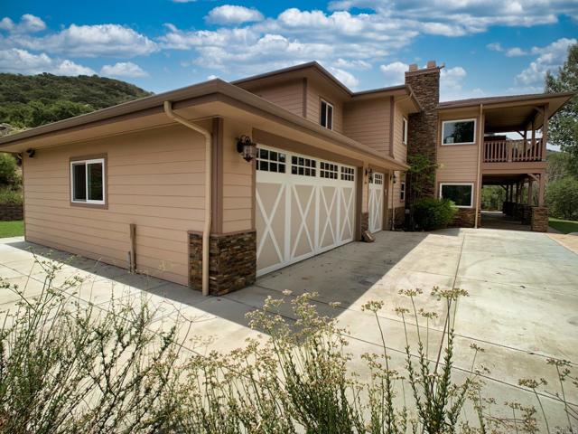 6433 Dehesa Road, El Cajon CA: https://media.crmls.org/mediaz/f8ecd4bc-fd1d-4d37-bfe7-87eaa25ec890.jpg