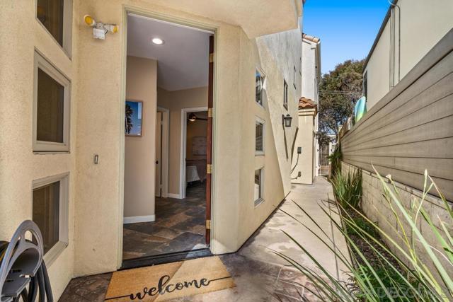 814 Kingston Ct, San Diego CA: https://media.crmls.org/mediaz/f8ed058f-8218-4b47-9e03-22a729afefb9.jpg