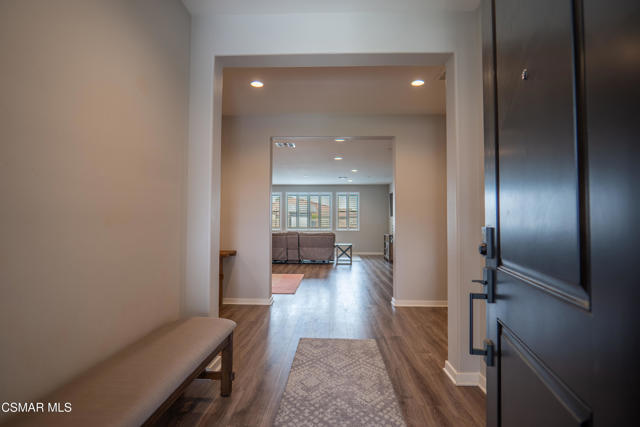 3262 Jacinto Court, Simi Valley CA: https://media.crmls.org/mediaz/f8ed6233-5582-4b50-88d4-861934bc9270.jpg